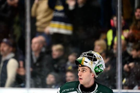 Färjestads målvakt Damian Clara deppar