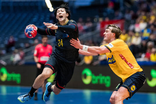 Asumi Kitazume of Japan and Jonathan Carlsbogård of Sweden