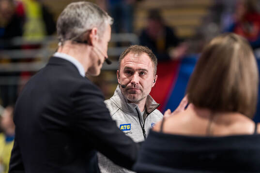 Head coach Michael Apelgren of Sweden in the Viaplay studio