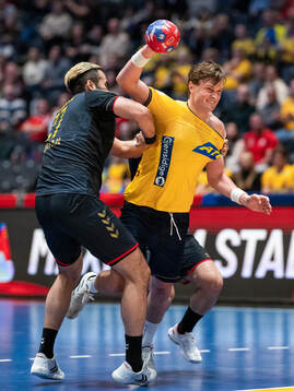 Hiroyasu Tamakawa of Japan and Jonathan Carlsbogård of