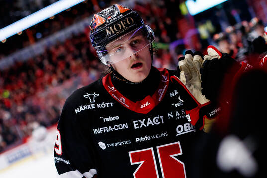 Örebros Milton Oscarson jublar