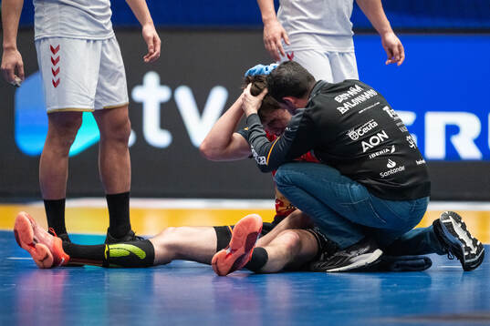 Djordje Cikusa Jelicic of Spain in pain
