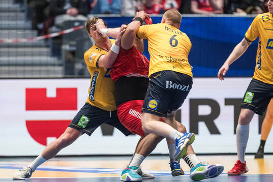 Jonathan Carlsbogård and Felix Möller of Sweden