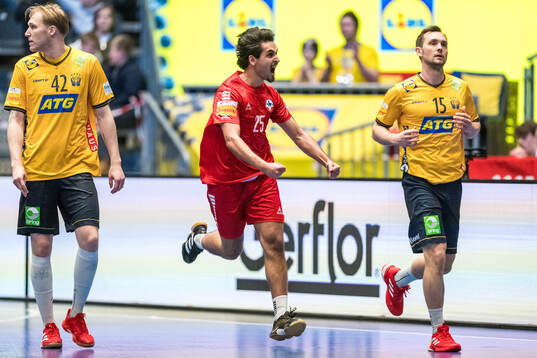 Eric Johansson and Hampus Wanne of Sweden look dejected