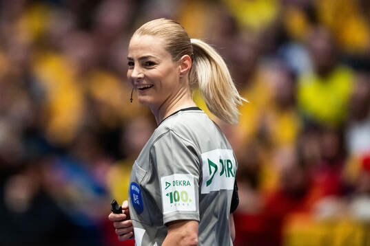 Referee Simona Stancu