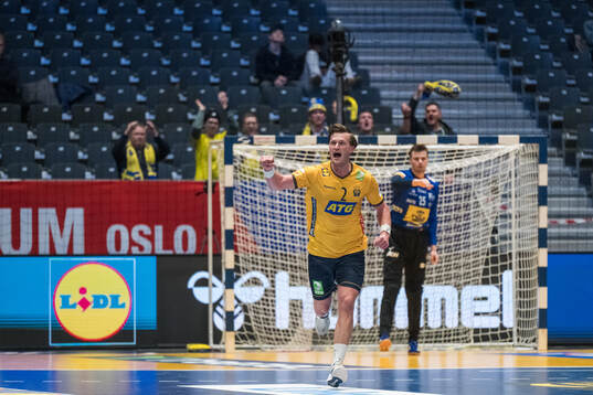 Jonathan Carlsbogård of Sweden celebrates