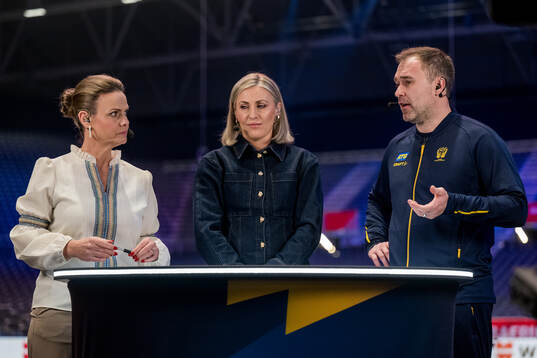 Johanna Alm and Head coach Michael Apelgren of Sweden in