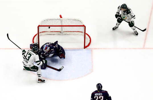 Mål 3-4 i sudden death av Färjestads Joel Kellman förbi
