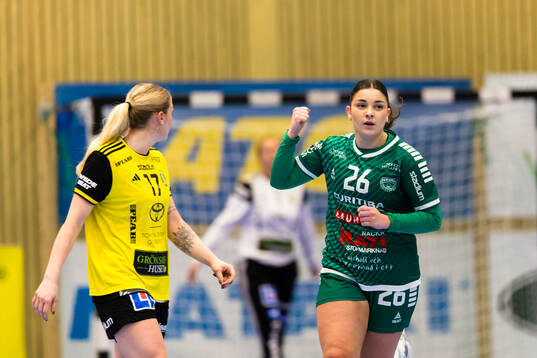 Skurus Carolina Ingesson jublar