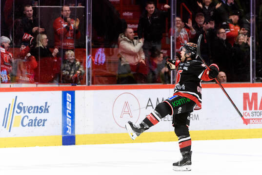 Örebros David Quenneville jublar