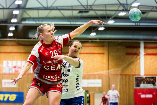 H65 Höörs Ella Lennervald och Aranäs Nova Hallén