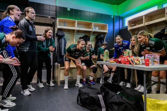 OV Helsingborgs Sofia Andersen med lagkamrater