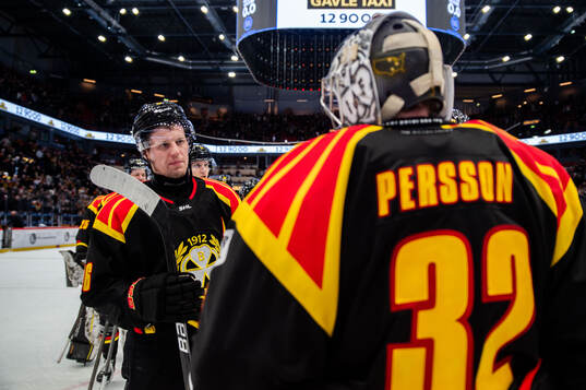 Brynäs Linus Ölund jublar