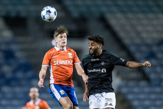 Felix Eriksson of IFK Göteborg and Emil Konradsen Ceide of