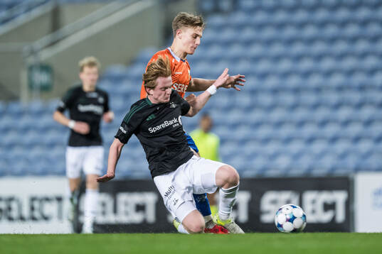 Elias Sandrød of Rosenborg and Linus Carlstrand of IFK