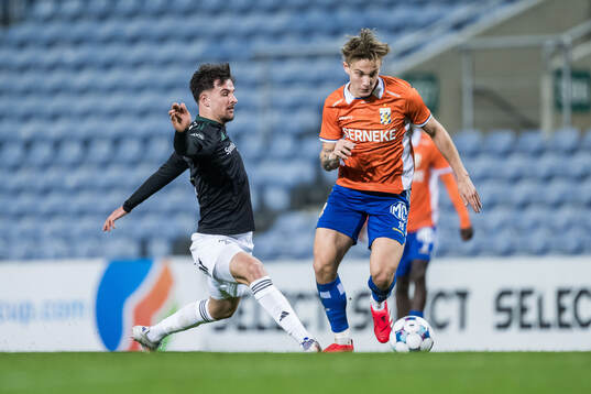 Thomas Nemcik of Rosenborg and Linus Carlstrand of IFK