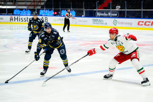 Södertäljes Sebastian Dyk och Moras Kristoffer Gunnarsson