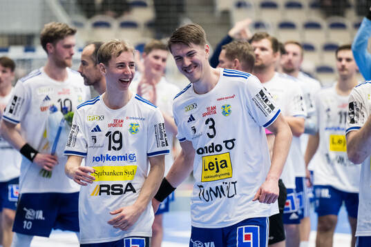 Ystad IFs Alfred Landin och Oskar Joelsson jublar