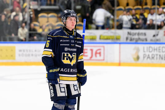 HV71s Victor Sjöholm deppar