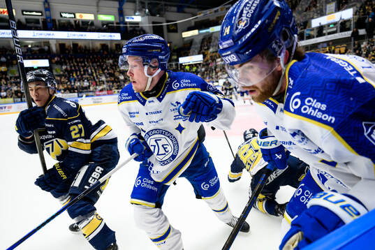 HV71s Jonathan Ang, Leksands Kalle Östman och Oskar Lang