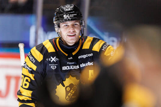 Skellefteås Rickard Hugg jublar
