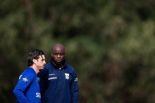 Gustav Svensson och fystränare Hakeem Araba