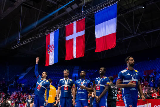 Luka Karabatic and players of France with bronze medal