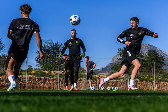 GAISs målvakt Mergim Krasniqi och Oskar Ågren