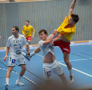 Tröjdragning i matchen i allsvenskan i handboll mellan