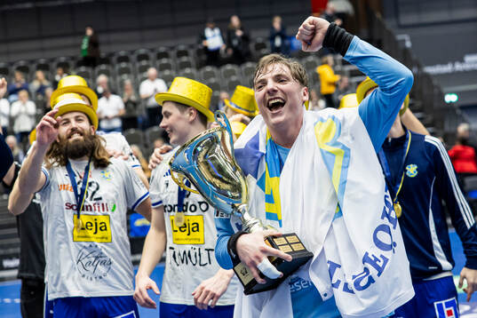 Bläddra bland fler bilder av Handboll, Svenska Cupen, Final, Önnered - Ystad IF