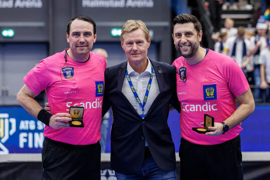 Domare Mattias Wetterwik och Domare Mirza Kurtagic får pris