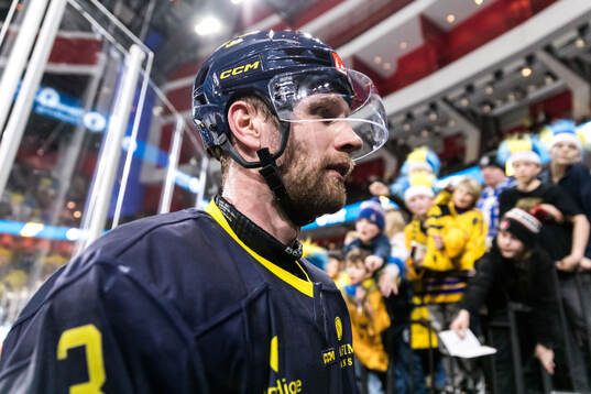 Klas Dahlbeck of Sweden looks dejected