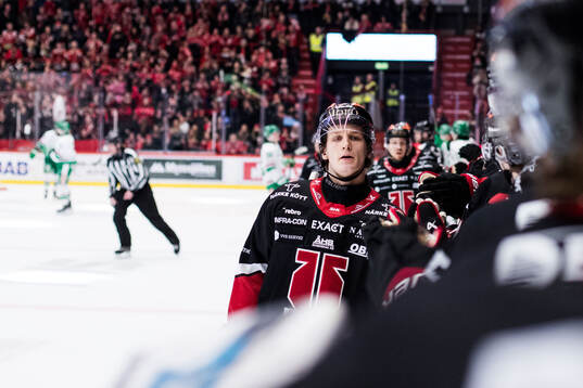 Örebros Patrik Puistola jublar