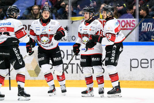 Malmö Redhawks Nikola Pasic jublar