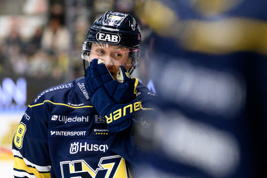 HV71s Olle Alsing deppar