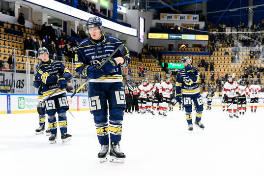 HV71s Tommi Tikka deppar