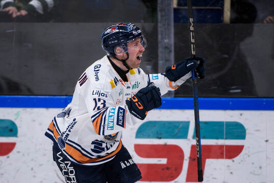 Växjös Dylan McLaughlin jublar