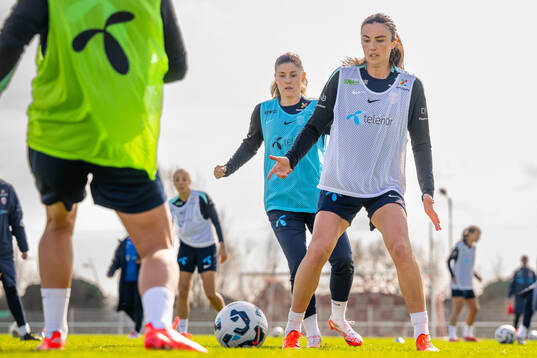 Maren Mjelde and Ingrid Syrstad Engen of the Norwegian