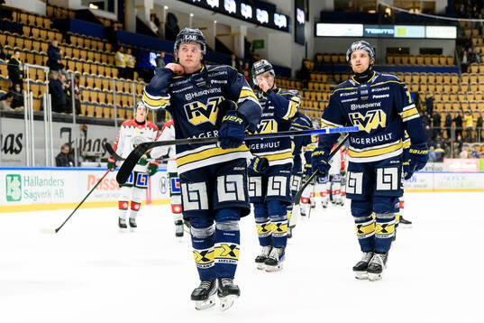 HV71s Victor Sjöholm och William Ignberg Nilsson deppar
