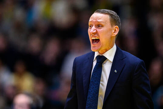 Head coach Mikko Riipinen of Sweden