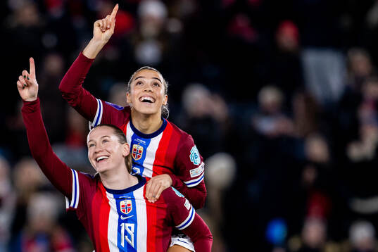 Bläddra bland fler bilder av Football, Women's Nations League, Norway - Switzerland