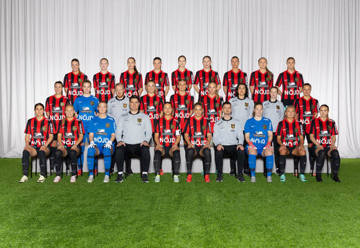 Bläddra bland fler bilder av Fotboll, Damallsvenskan, Porträtt och Lagbild, Brommapojkarna