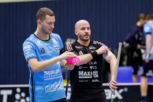 Warbergs Jesper Larsson och Faluns Alexander Galante