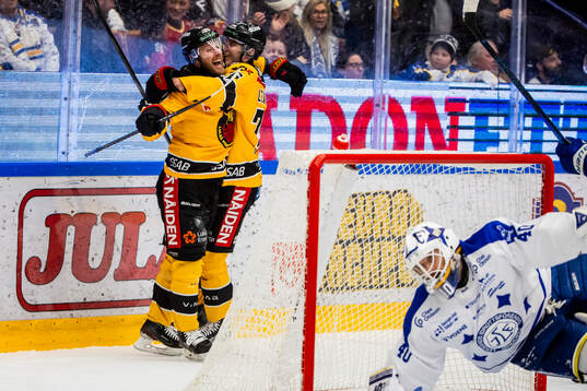 Luleås Linus Omark jublar