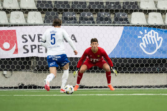IFK Norrköpings Christoffer Nyman och GAIS målvakt Kees