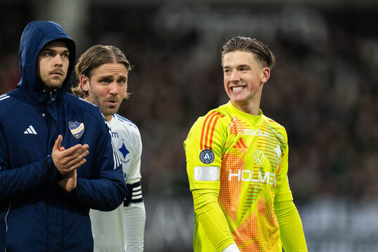 IFK Norrköpings målvakt David Andersson jublar