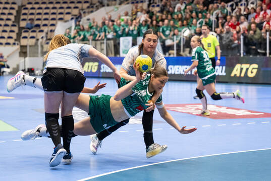 Skurus Sarah Hansson och H65 Höörs Ofelia Shoai Hallberg