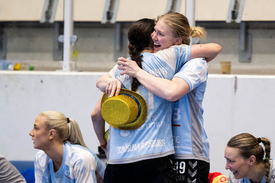 H65 Höörs Ofelia Shoai Hallberg och Isabelle Andersson