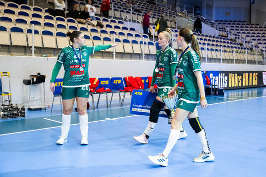 Skurus Carolina Ingesson, Ellen Voutilainen och Corinne von