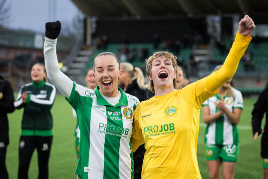 Hammarbys Athinna Persson Lundgren och målvakt Moa Edrud